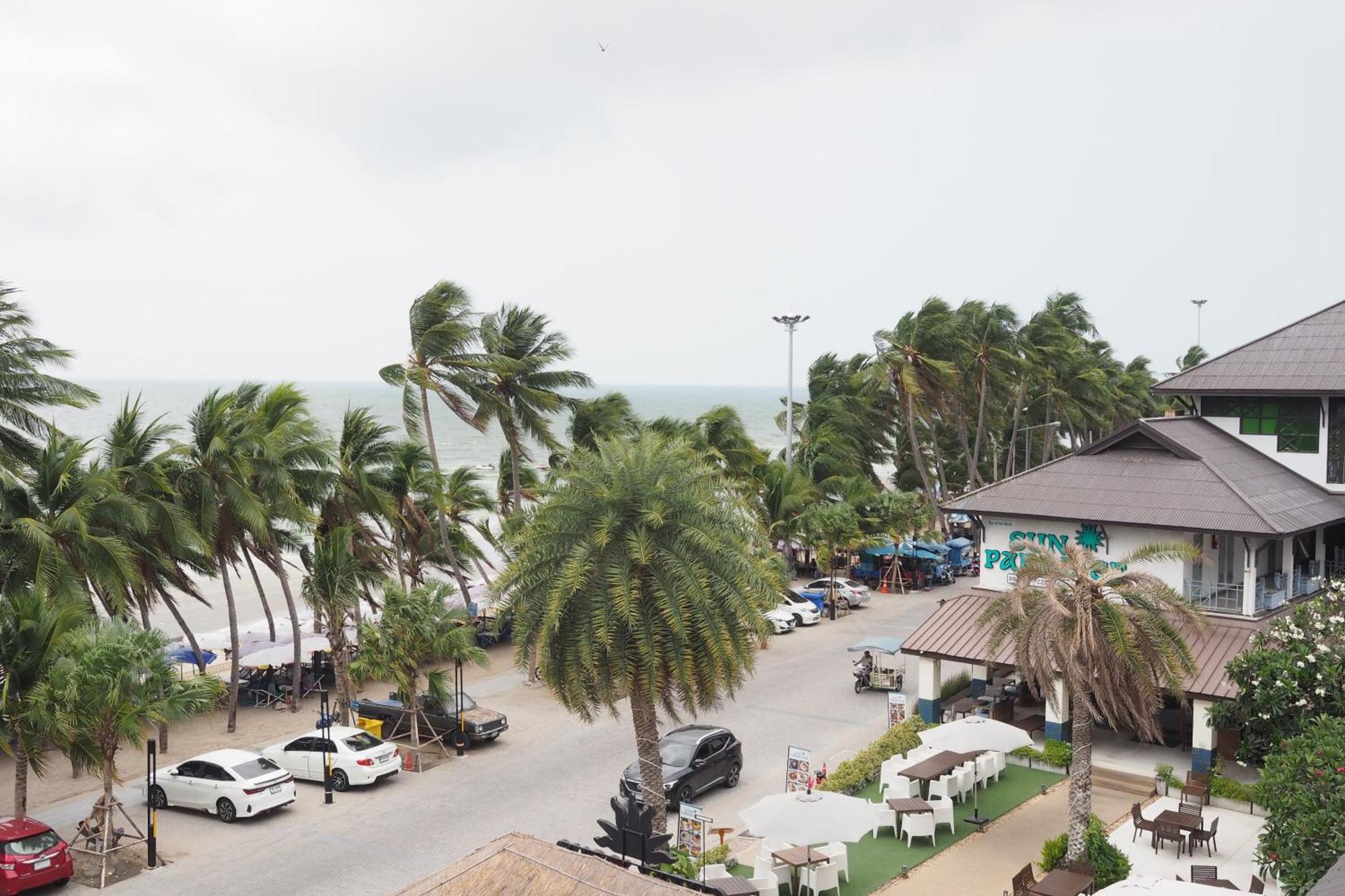 The Beach Bangsaen By Thanthita Next To Wonnapa Beach Free Disney Plus Eksteriør bilde