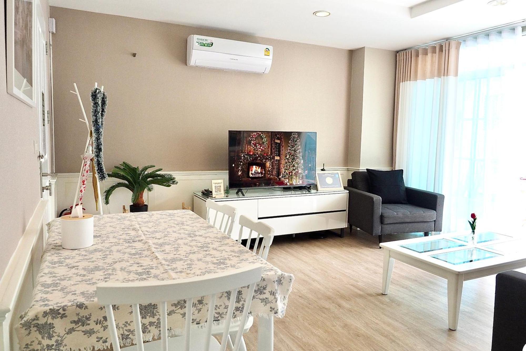 The Beach Bangsaen By Thanthita Next To Wonnapa Beach Free Disney Plus Eksteriør bilde
