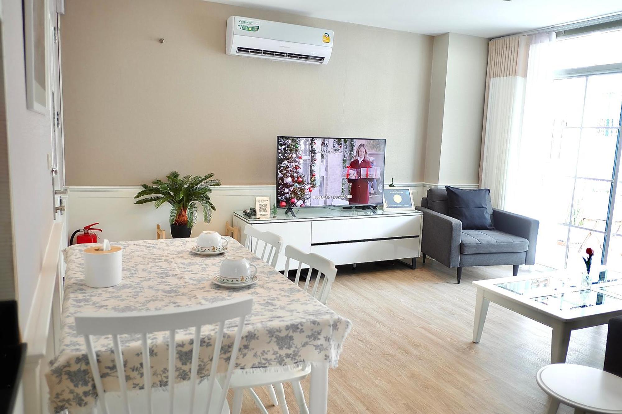 The Beach Bangsaen By Thanthita Next To Wonnapa Beach Free Disney Plus Eksteriør bilde