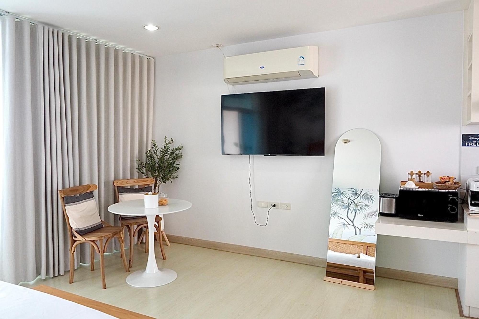 The Beach Bangsaen By Thanthita Next To Wonnapa Beach Free Disney Plus Eksteriør bilde